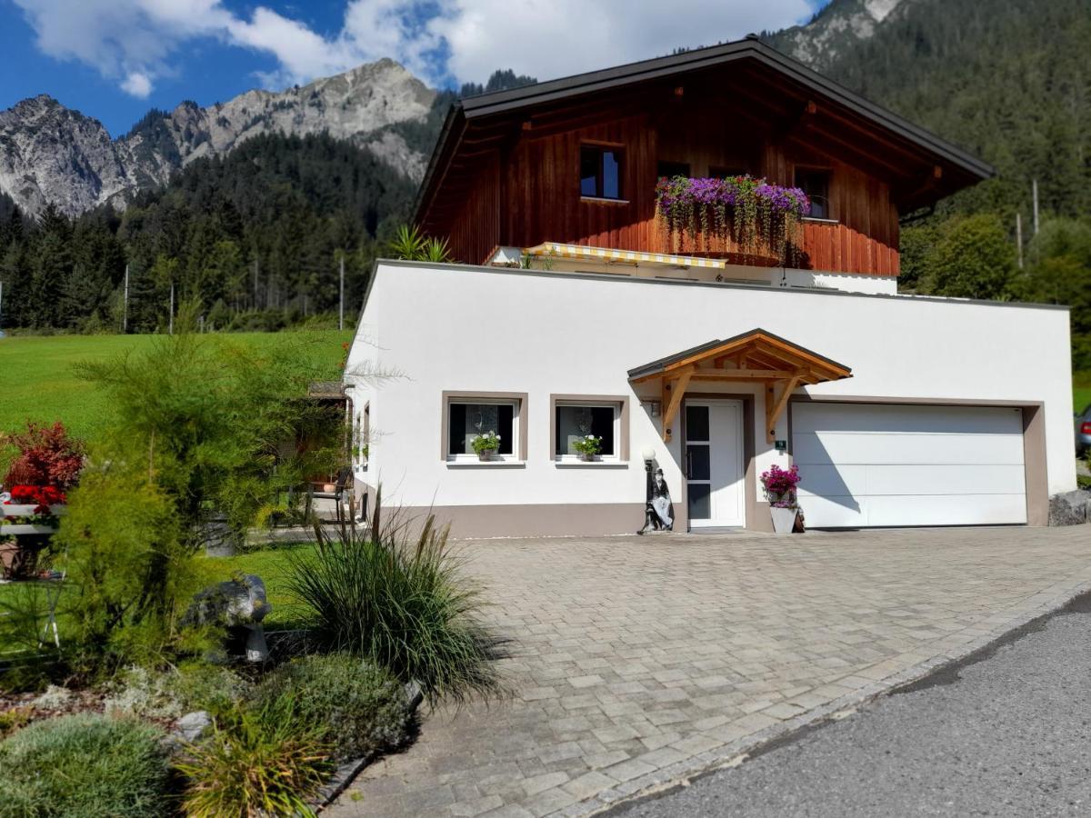 Haus Adrian Apartment Wald am Arlberg Exterior photo